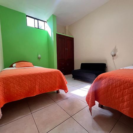 Hostal Casa Cascada Пуерто Айора Екстериор снимка