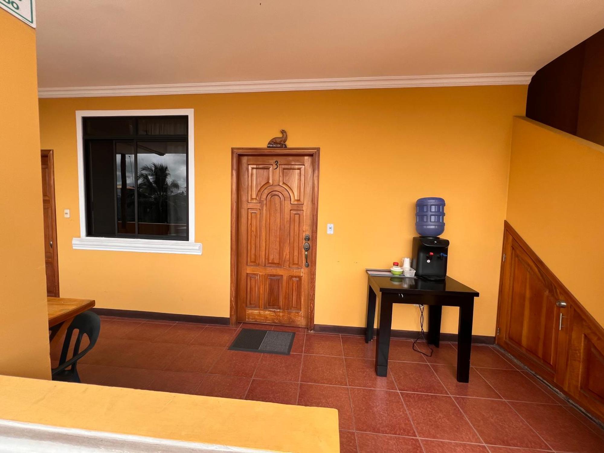 Hostal Casa Cascada Пуерто Айора Екстериор снимка