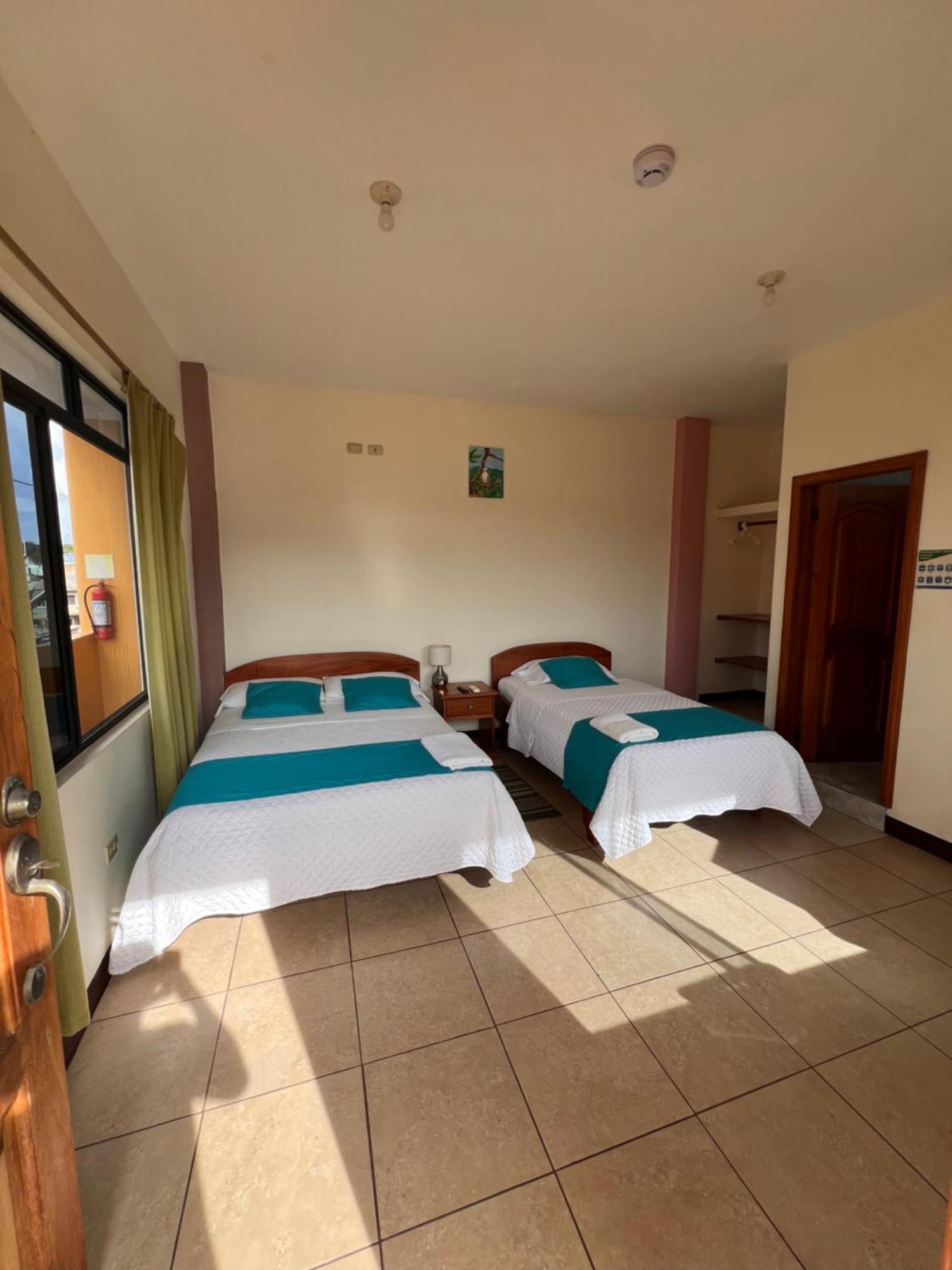 Hostal Casa Cascada Пуерто Айора Екстериор снимка