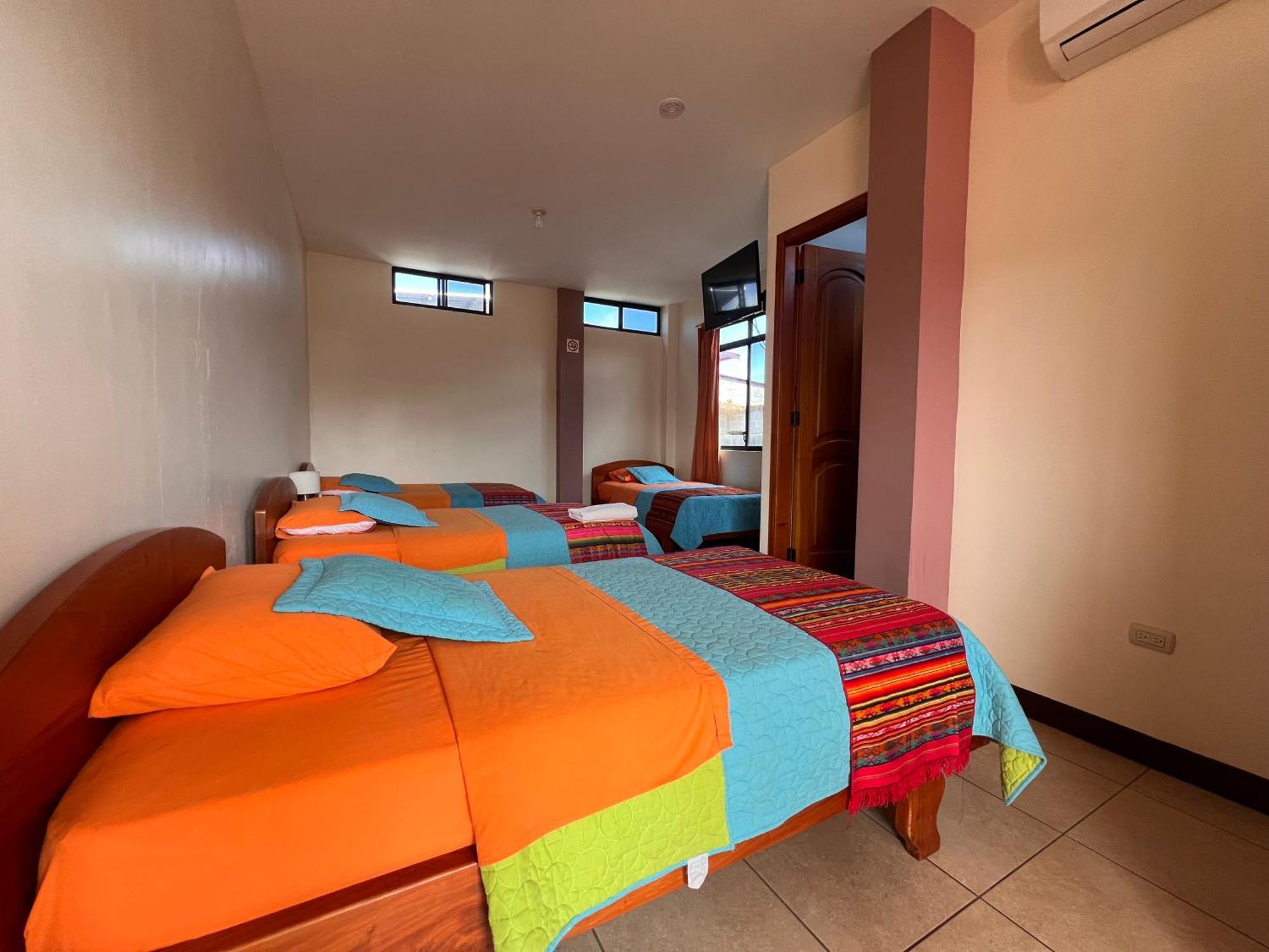 Hostal Casa Cascada Пуерто Айора Екстериор снимка